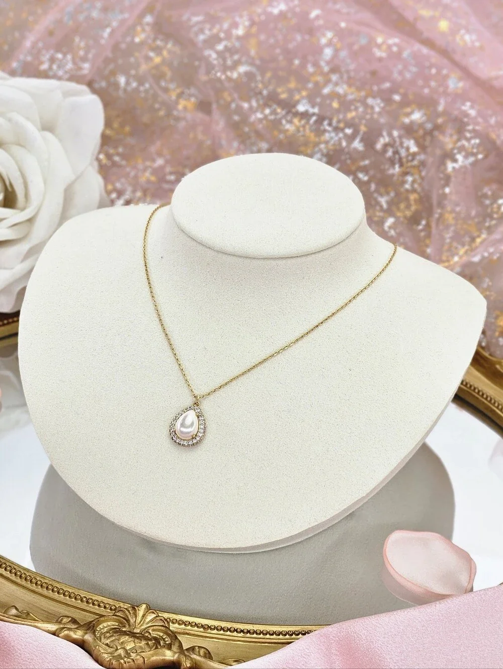 Kate Spade Saturday Pave Halo Pendant Necklace Gold Tone Brilliant Statements